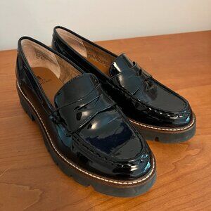 White Mountain  Gunner Lugged Sole Penny Loafer